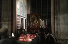 Pożar Notre Dame. W środku polska kaplica z kopią obrazu Matki Bożej...