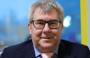 Ryszard Czarnecki walczy w UE ws. pozbawienia go funkcji w PE. Oj Ryszard hehehe