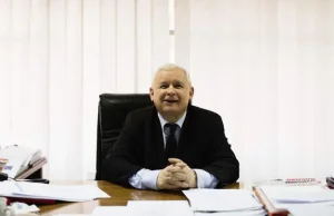 Kaczyński: "Nie ma relacji finansowych pomiędzy fundacją a partią"