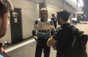 Kubica pomimo kontuzji barku wyprzedził kierowce Haas'a i wiadomo był 16