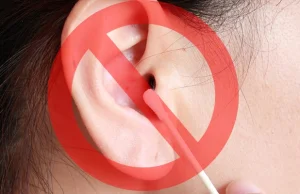 Oto dlaczego nigdy nie powinniśmy wkładać patyczków higienicznych do uszu