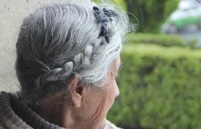Kradzież "na romans". 89-latka z Brzeska usypiała i okradała kochanków.