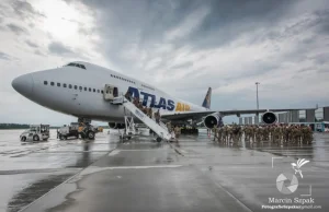 Na wrocławskim lotnisku wylądował jumbo jet pełen żołnierzy US Army! [ZDJĘCIA]