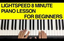 Dowiedz się, jak grać utwory na fortepianie w mniej niż 8 minut