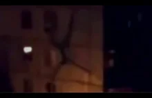 WTF IS THIS??? ALIEN CREATURE CAUGHT IN RUSSIA CLIMBING DOWN THE BUILDING