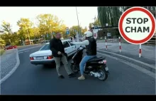 Agresywny kierowca Mercedesa atakuje skuterzystów