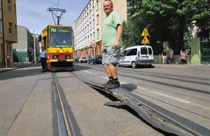 MPK Łódź leje wodę... na szyny. Tak miejski przewoźnik radzi sobie z...