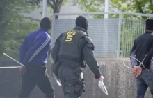 Starcia w ośrodku dla uchodźców w Niemczech. Ranny policjant i 11 imigrantów