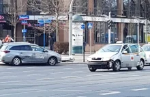Śródmieście: Zderzenie Ubera z taksówką | Warszawa W Pigułce