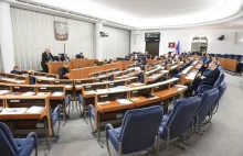 Senat odrzucił wniosek prezydenta Andrzeja Dudy o zarządzenie referendum.