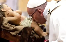 Pasterka w Watykanie. „Wyzwaniem dla nas są dzieci, które leżą na dnie...