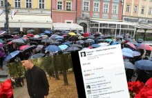 Ten mężczyzna urzekł protestujące kobiety kanapkami. 'Szuka żony?'