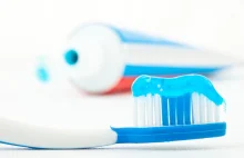 Jesteśmy straszeni fluorem. Czy fluor z pasty do zębów naprawdę szkodzi zdrowiu?