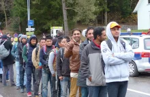 Uchodźcy nadzieją niemieckiego portu. Kontrowersyjny program wystartował i...