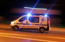 Umierał na ulicy na oczach policjantów. Karetka jechała prawie godzinę