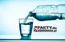 Naukowcy odkryli, że butelkowana woda przemyca do naszego organizmu 24000...