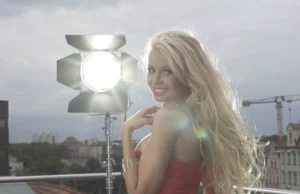 "Królowa" z tvnu Joanna Skrzypczak gra w porno u ROCCO SIFRIEDI