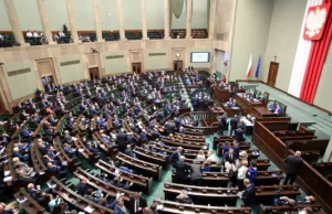 Sejm za upamiętnieniem zaprzysiężenia Lecha Kaczyńskiego. Niesiołowski przeciw.