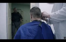Wizyta więziennego fryzjera wymaga szczególnej ostrożności..