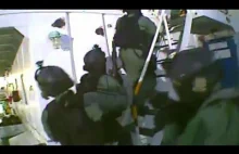 [Rzadkie nagranie] Koreańscy komandosi odbijają statek z rąk somalijczyków