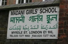 Muzułmanie chcą wprowadzić w angielskich szkołach język arabski