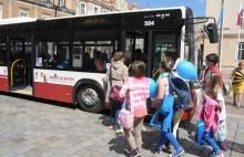 Opolanie zwiedzali eurobusem unijne inwestycje - propaganda w Ciemnogrodzie