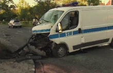 Więzień z wypadku nie żyje. Ucierpiał, ale zabiło go delirium