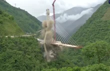 Kolumbijczycy wysadzili niedokończony most. Pół roku po wielkiej tragedii