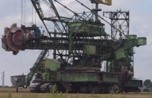 Gigantyczne maszyny przetaczają się przez Polskę