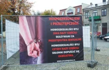 Władze Radzynia Podlaskiego zezwalają na homofobiczną wystawę
