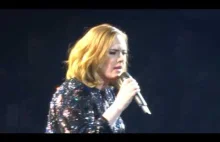 Co zrobi Adele gdy wysiądzie jej mikrofon?