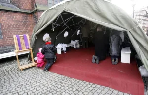 Całodobowy namiot modlitewny w Łodzi