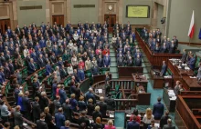 Sondaż: Nowoczesna poza Sejmem