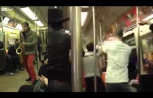Bitwa dwóch muzyków w metrze