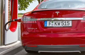 Ile kosztuje Supercharger w Polsce? Tesla wprowadza cennik ładowania