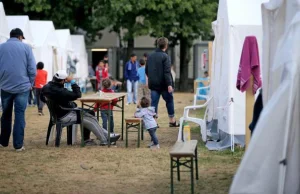 Węgry zaostrzają przepisy prawa azylu:, błyskawiczna deportacja, krótsze ...