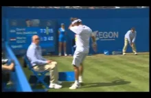 David Nalbandian zdyskwalifikowany w finale Queens Club za kopnięcie liniowego.