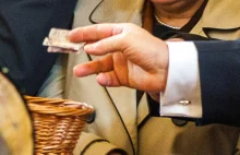 W polskim Kościele na tacę zapłacisz kartą. „Ofiaromat” przyjmie twoje pieniądze
