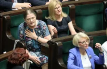 Krystyna Pawłowicz doradza naszym piłkarzom przed starciem z Kolumbią