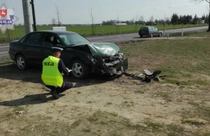 Pijany spowodował kolizję, jadąc do pijanego brata, który spowodował kolizję