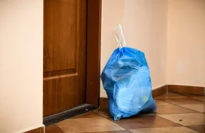 Mirki w akcji czyli: twój sąsiad też zostawia śmieci na klatce schodowej?