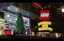 Ogromna bożonarodzeniowa choinka zbudowana w całości z klocków lego Time-Lapse