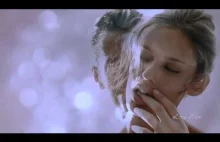 Royksopp ✴ Here She Comes Again - Piękna dziewczyna.. piękna muzyka..