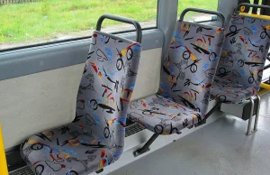 Siedzenia w autobusach nie bez powodu są takie brzydkie. Wszystko z powodu...