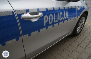 Pijany policjant wjechał do rowu i porzucił służbową broń