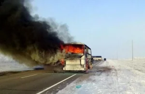 Autobus stanął w płomieniach. Nie żyją 52 osoby