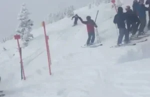 Skok narciarski z ogromnego urwiska