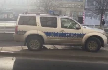 Policja zajmuje się sprawą, którą opisał @grzgorzzpoznania. Policjant i bankomat