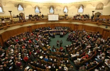 Kościół Anglii: zakazać terapii gejów; PL: ministerstwo nagrodziło parapeutów EN