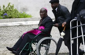 Afrykański arcybiskup przeciw katolickiemu pogrzebowi